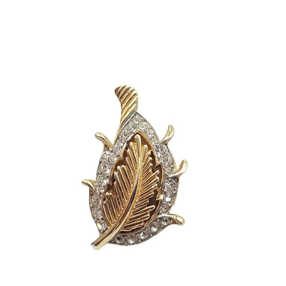 TRIFARI 1960s Pave Clear Rhinestone Textured Leaf Clip Earrings Vintage HTF - Picture 3 of 5